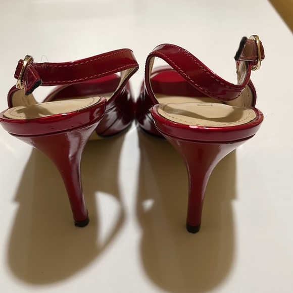 Red sling back pumps - Picture 4 of 10